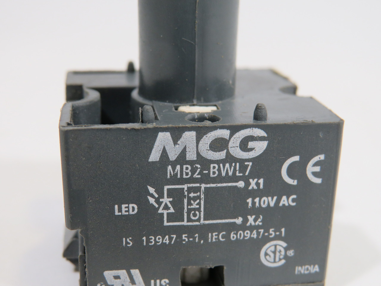 MCG MB2-BWL7 Switch Body *No Lamp* USED
