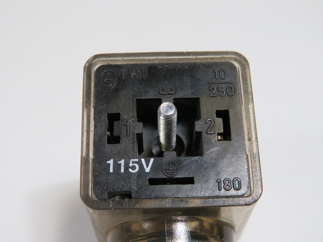 MPM 180 Solenoid Valve Connector 115V Clear w/ Indicator USED