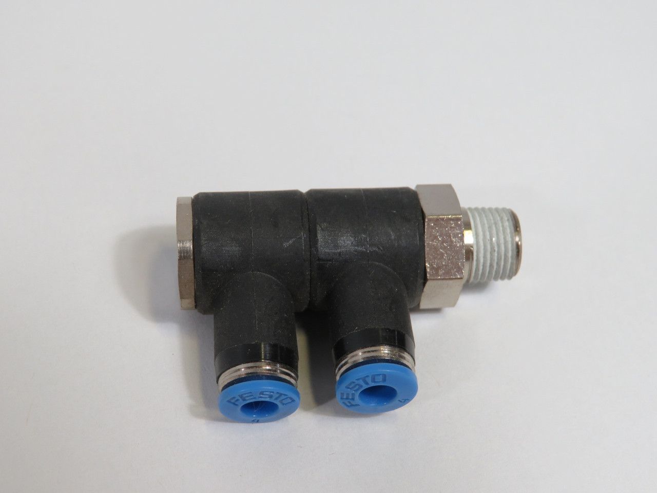 Festo 153211 QSLV2-1/8-4 Multiple Distributor R1/8 Thread x 4mm Tube OD ! NOP !