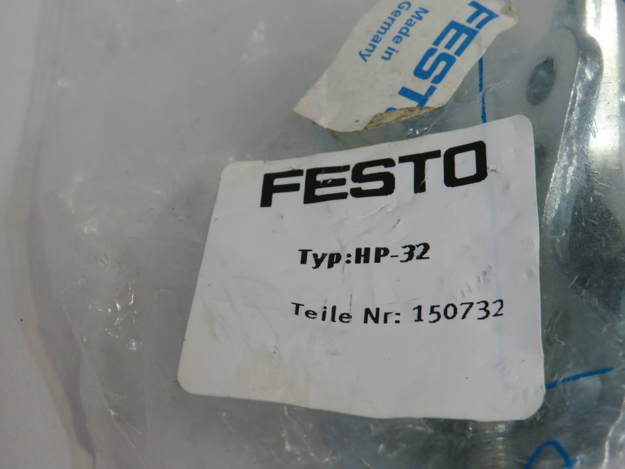 Festo 150732 HP-32 Pneumatic Cylinder Foot Mounting ! NWB !
