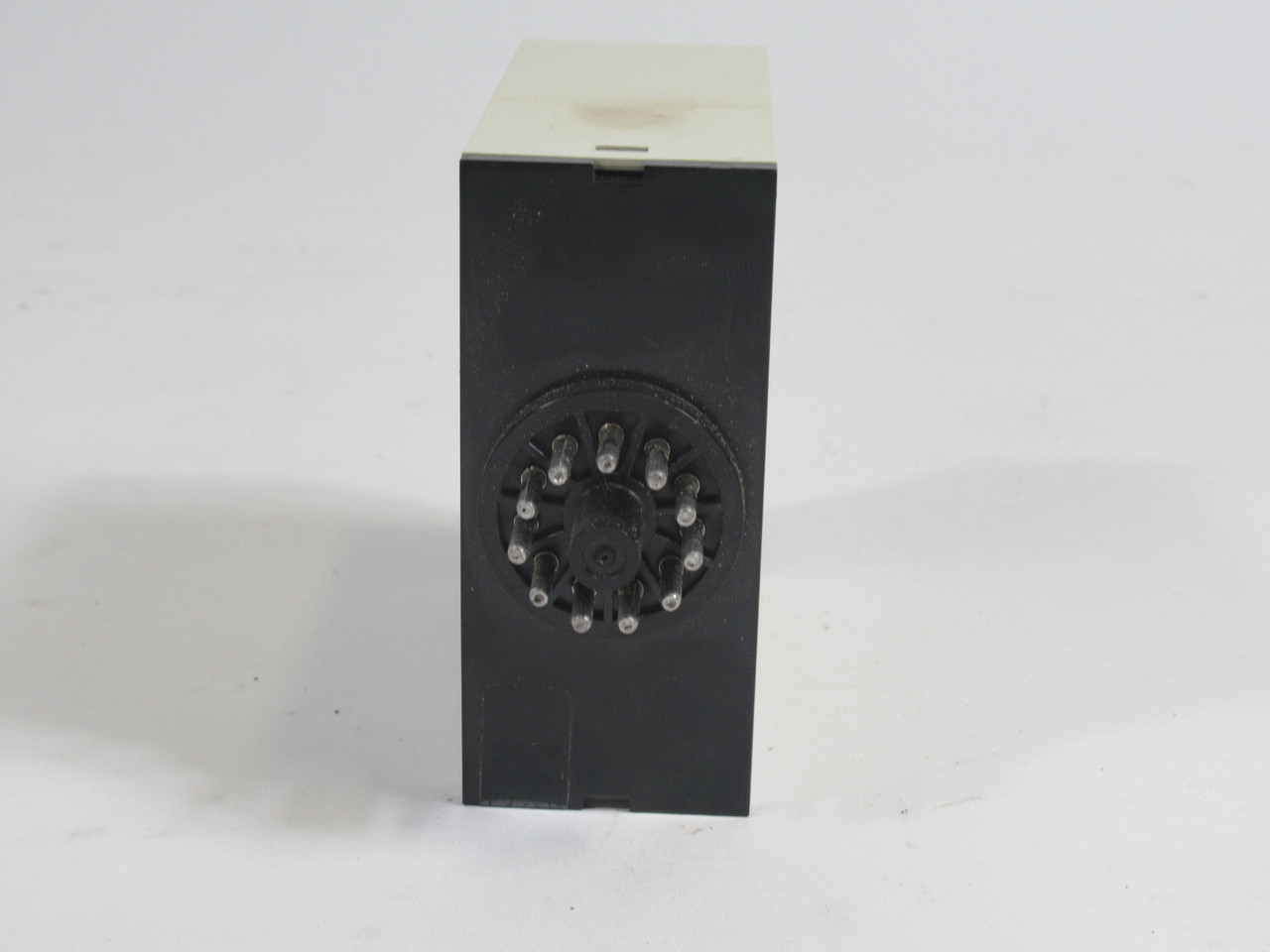 Electromatic SB105-024 S-System Timer Relay 24VAC 0.8-18sec 11-Pin USED