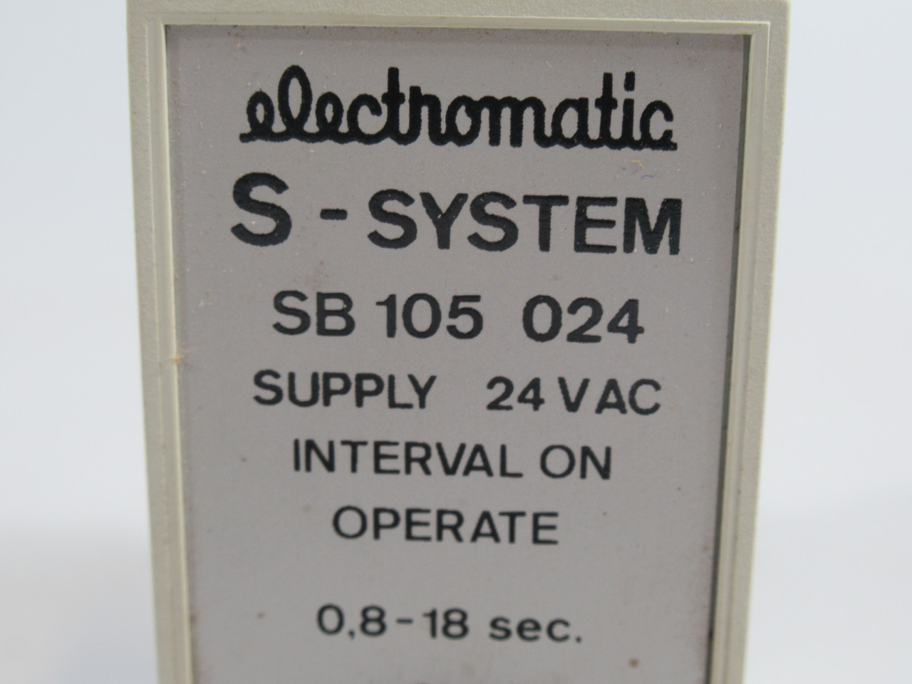 Electromatic SB105-024 S-System Timer Relay 24VAC 0.8-18sec 11-Pin USED