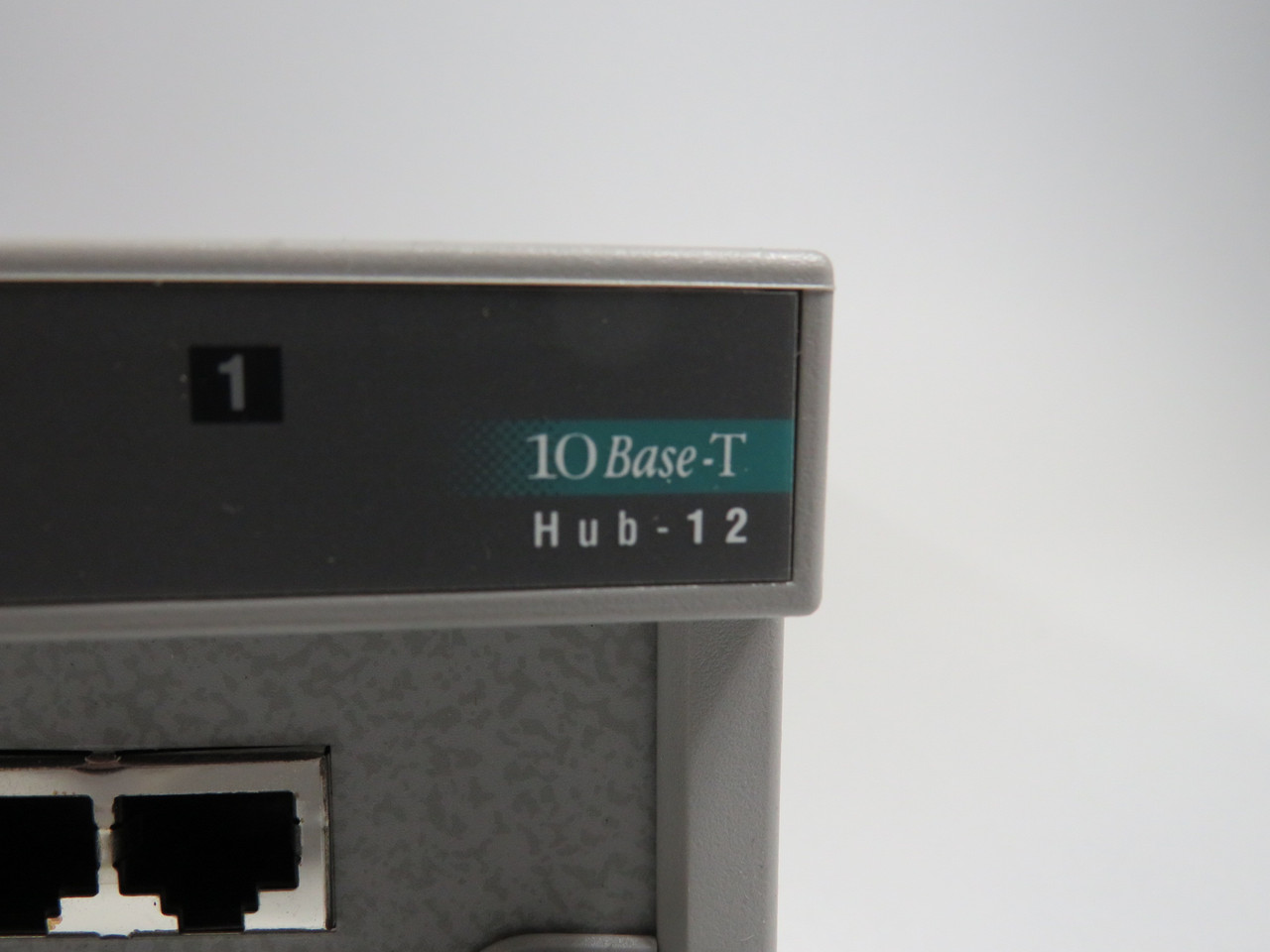 HP J2600A 10Base-T Hub-12 AdvanceStack Shelfwear ! NOP !