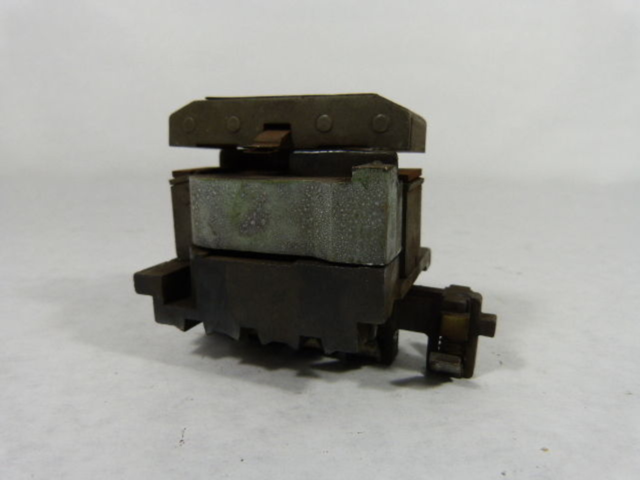 General Electric CR105C0 Contactor 110/220V 30A USED