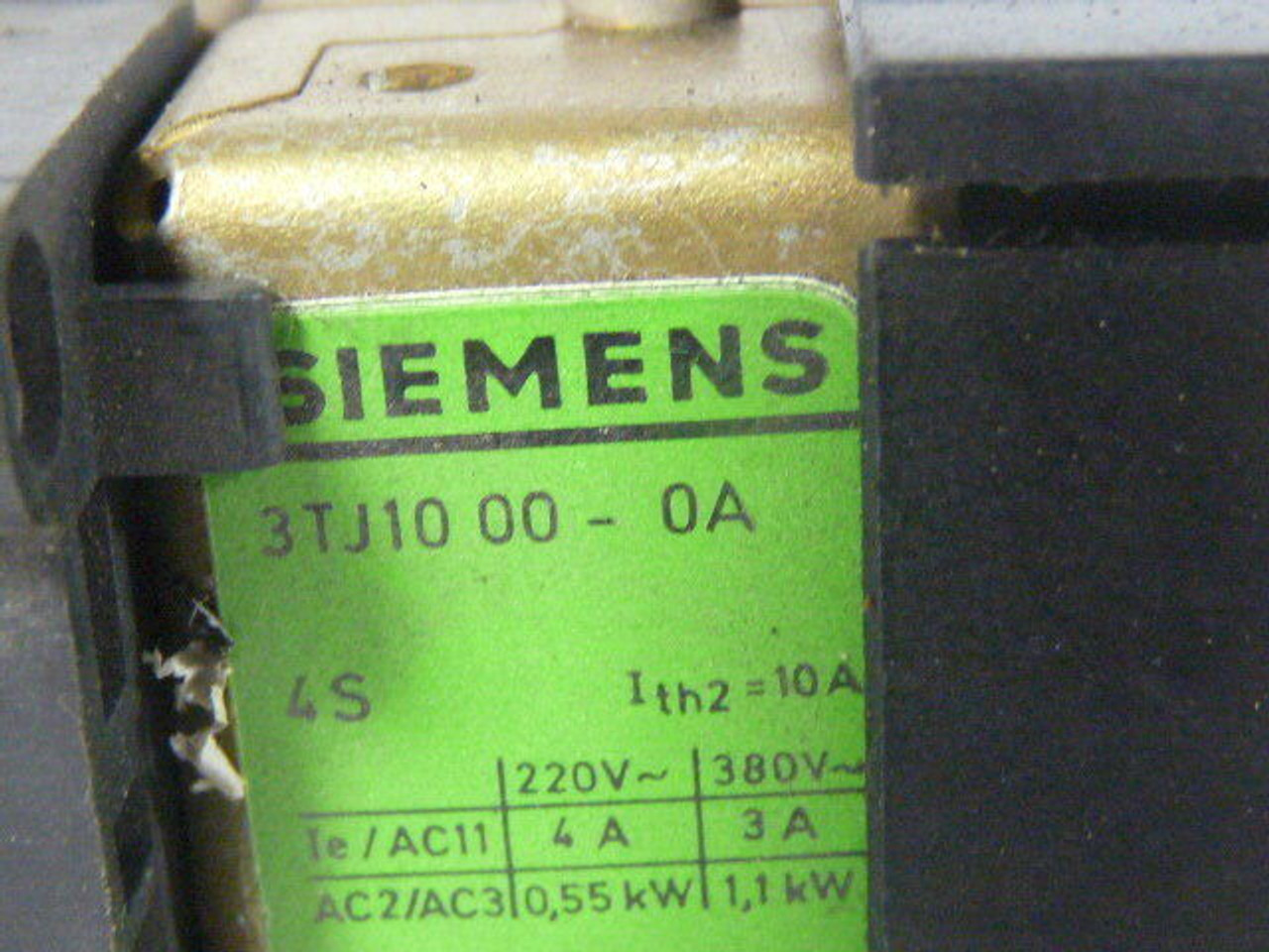 Siemens 3TJ1000-0A Control Relay 120V 10A USED