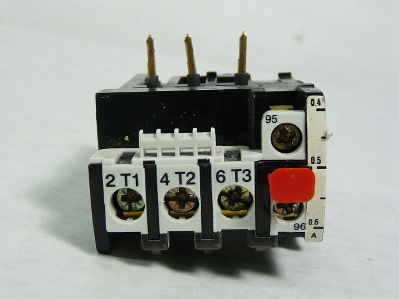 Omron J7TKN-A-E6 Overload Relay 3-Pole 0.4-0.6A USED