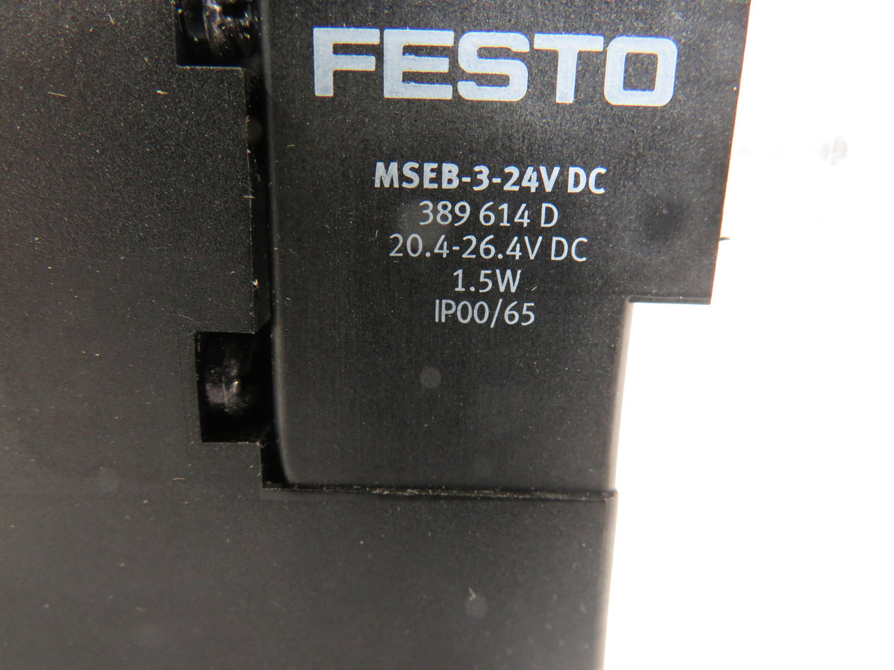 Festo 163141 CPE18-M1H-3GL-1/4 Solenoid Valve w/ 389614 24VDC Coil ! NOP !