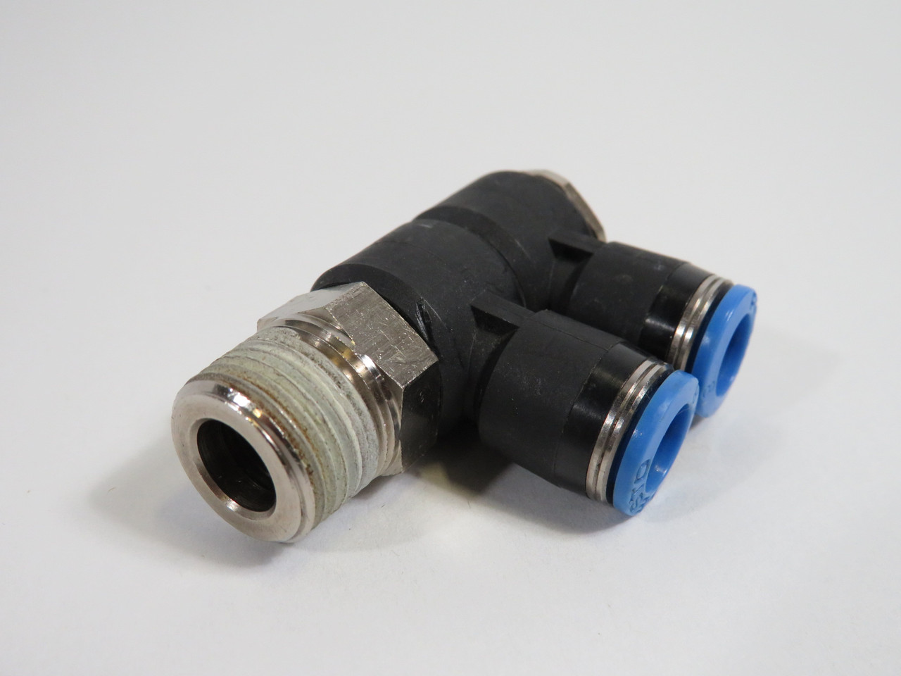 Festo 153216 QSLV2-3/8-8 Multiple Distributor R3/8" Thread 8mm Tube OD USED