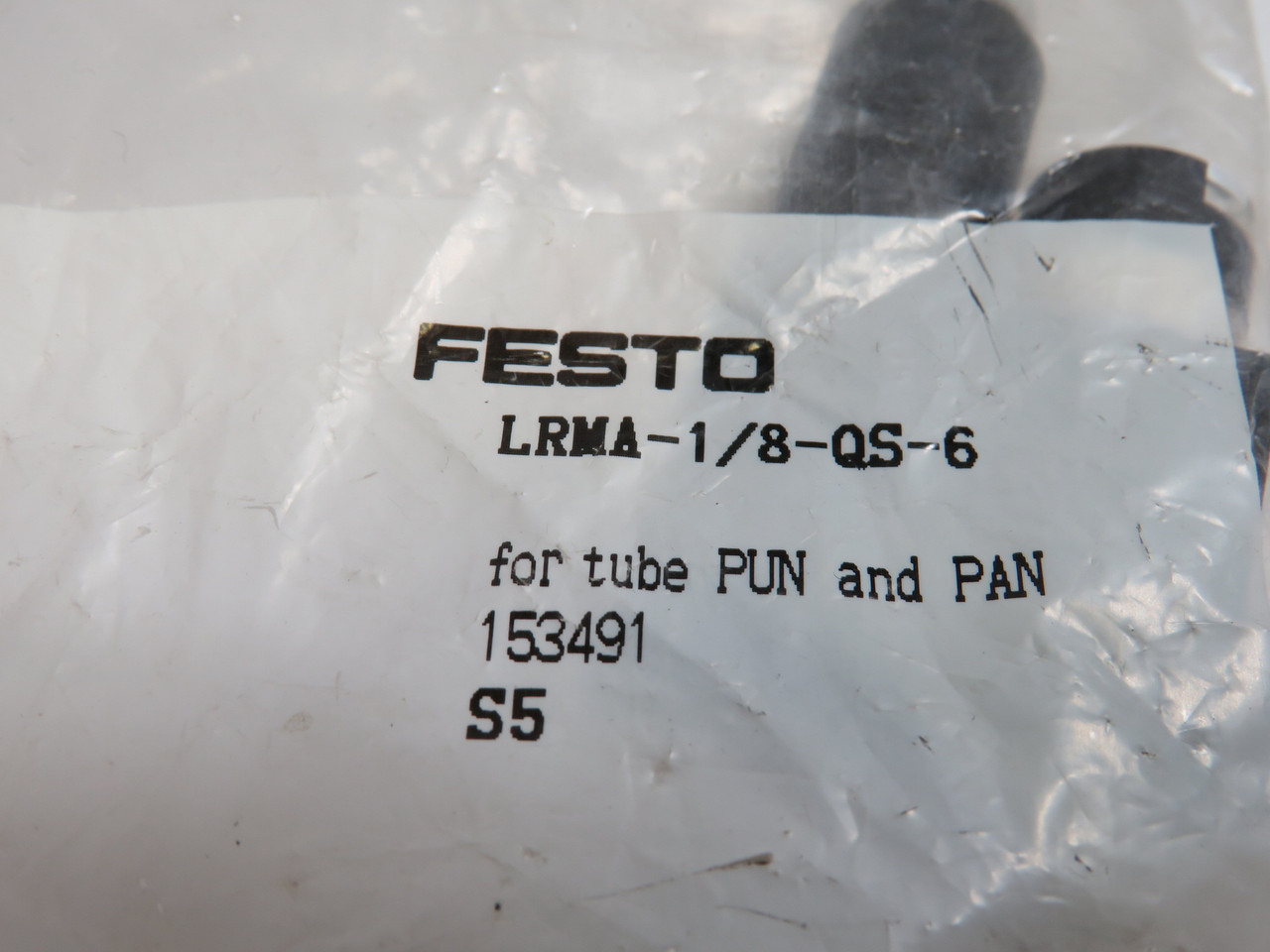 Festo 153491 LRMA-1/8-QS-6 Pressure Regulator w/ Gauge 0-9bar/1-8bar NWB