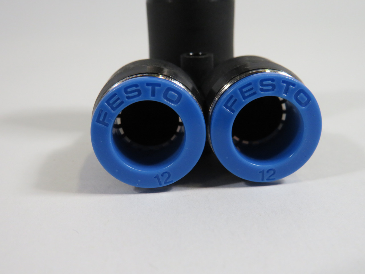 Festo 153180 QSYL-3/8-12 Push-In Y-Fitting R3/8" Thread 12mm Tube OD ! NOP !