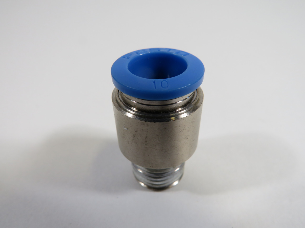 Festo 153018 QS-1/4-10-I Push-In Fitting R1/4" Thread 10mm Tube OD 10-Pk USED