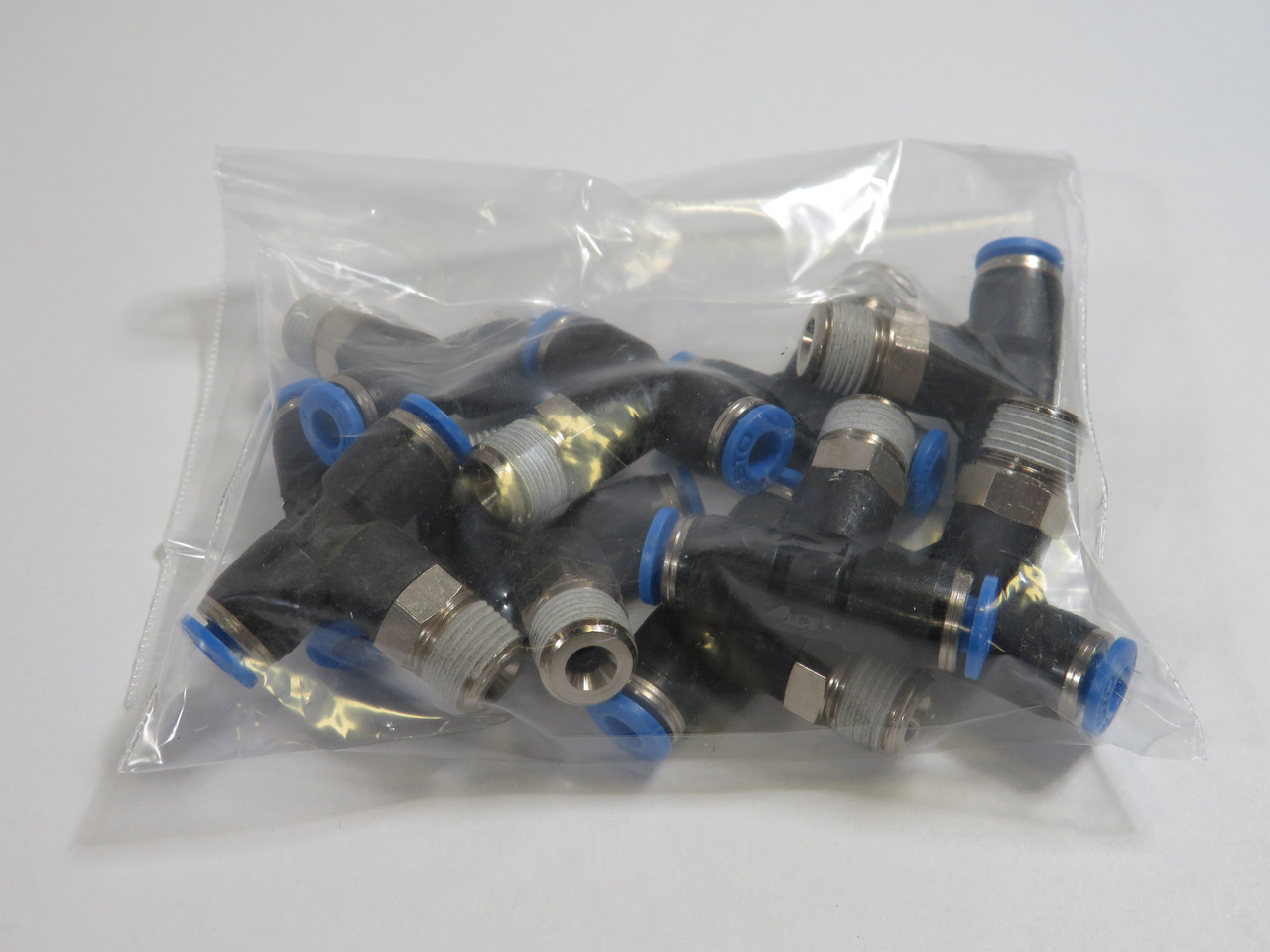 Festo 153106 QST-1/8-4 Push-In T-Fitting R1/8" Thread 4mm Tube OD Lot of 10 NOP