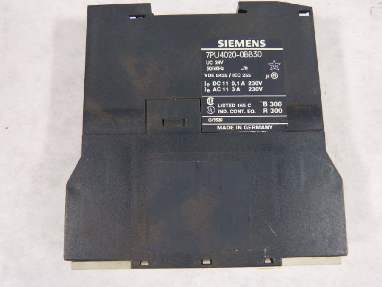 Siemens 7PU4020-0BB30 Time Delay Relay USED