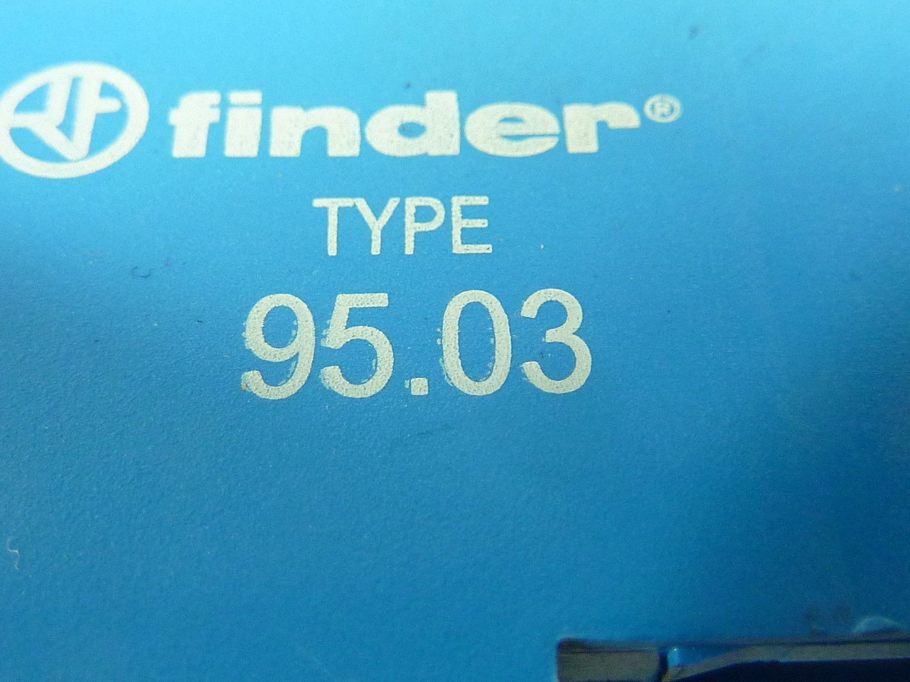 Finder Type 95.03 Relay Socket 300V 10A Blue *No Clip* USED