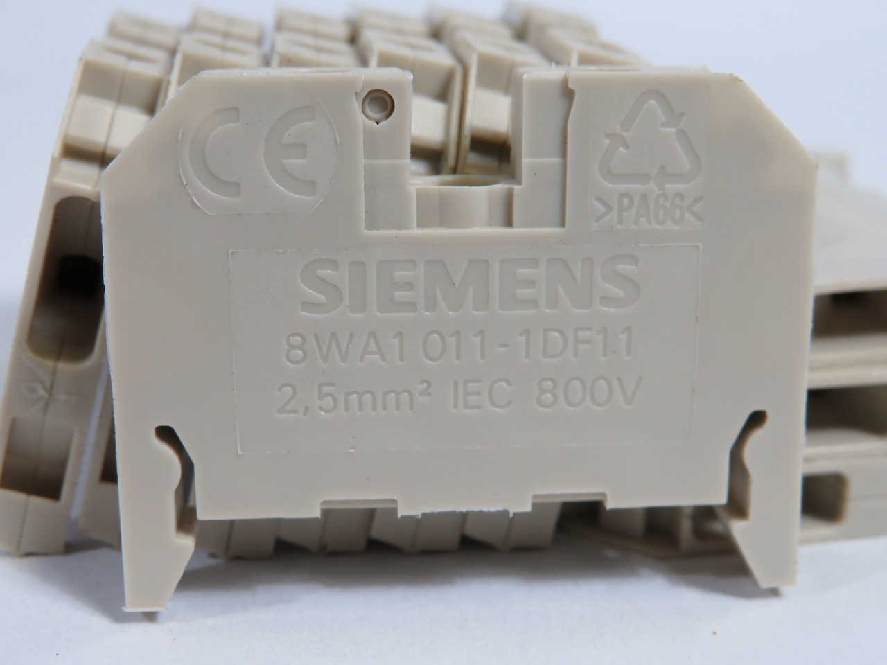 Siemens 8WA1011-1DF11 Terminal Block 2.5mm 800V Lot of 20 ! NOP !