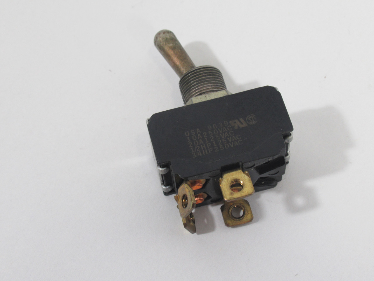 Cutler-Hammer 7805K32 Toggle Switch 10A@250AC 20A@125AC *Missing Screws* USED