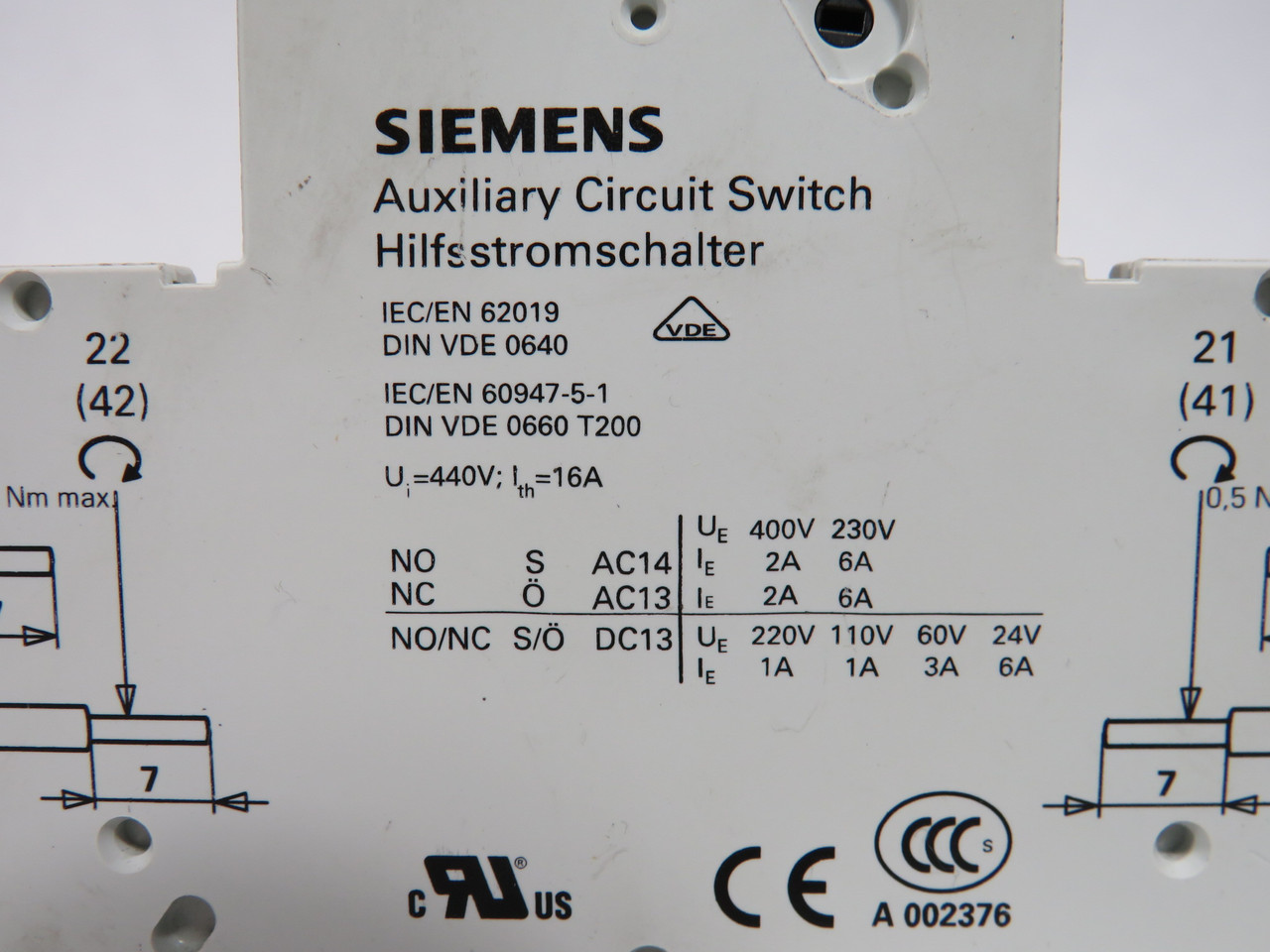 Siemens 5ST3-010AS Auxiliary Circuit Switch 1NO 1NC 440V 16A USED