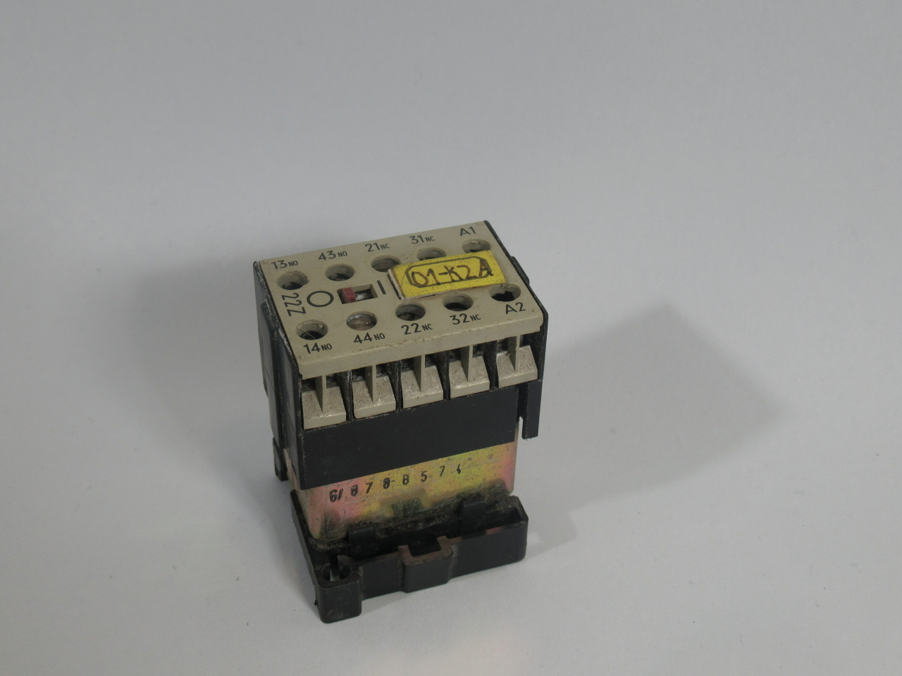 Siemens 3TJ1002-0AG1 Contactor Relay 110V@60Hz 98V@50Hz 10A@40AC 2NC 2NO USED