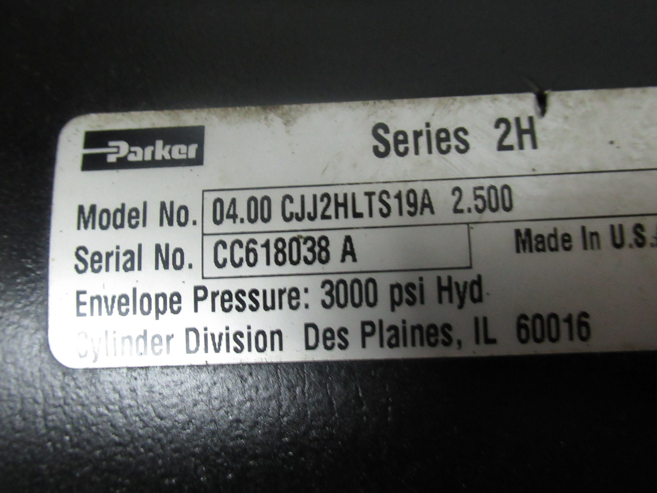 Parker 04.00-CJJ2HLTS19A-2.500 Hydraulic Cylinder Series 2H 3000PSI USED