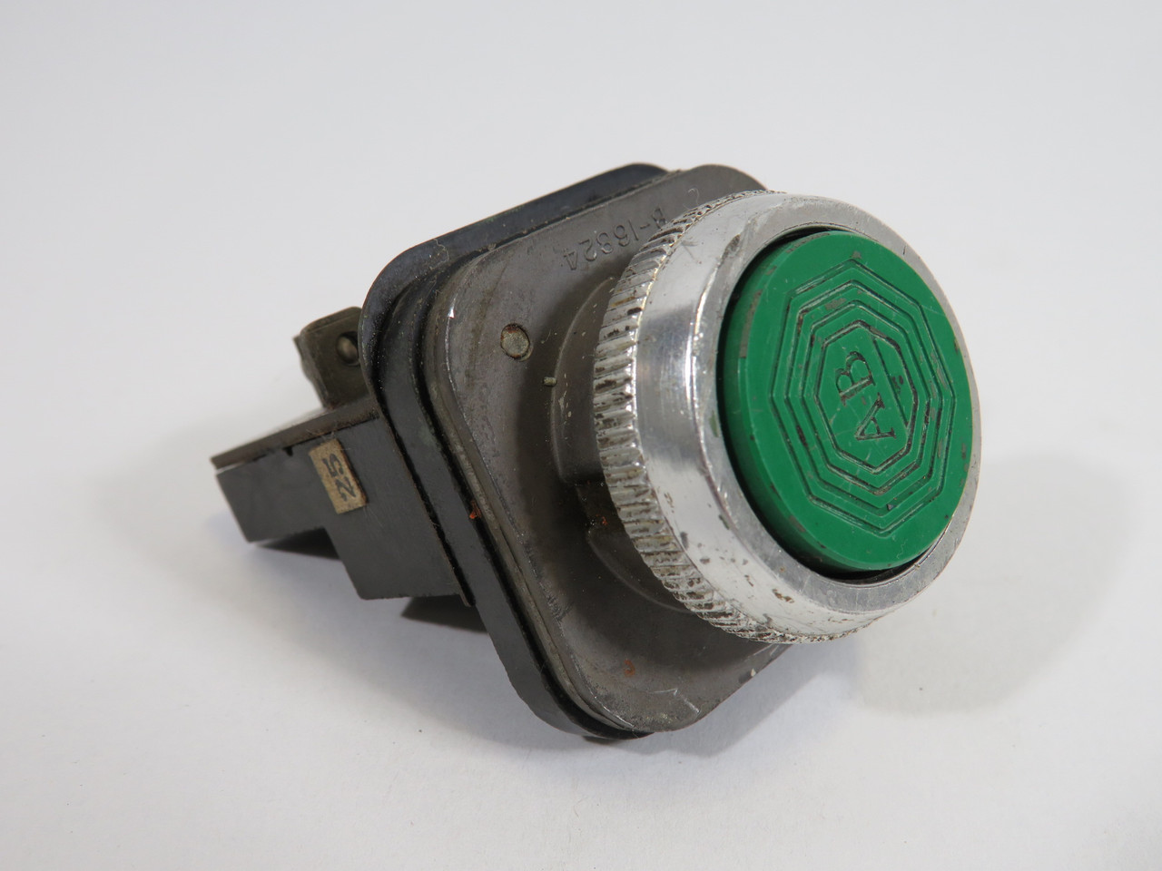 Allen-Bradley 800T-D6A Old-Style Push Button *Modified/Missing Screws* USED