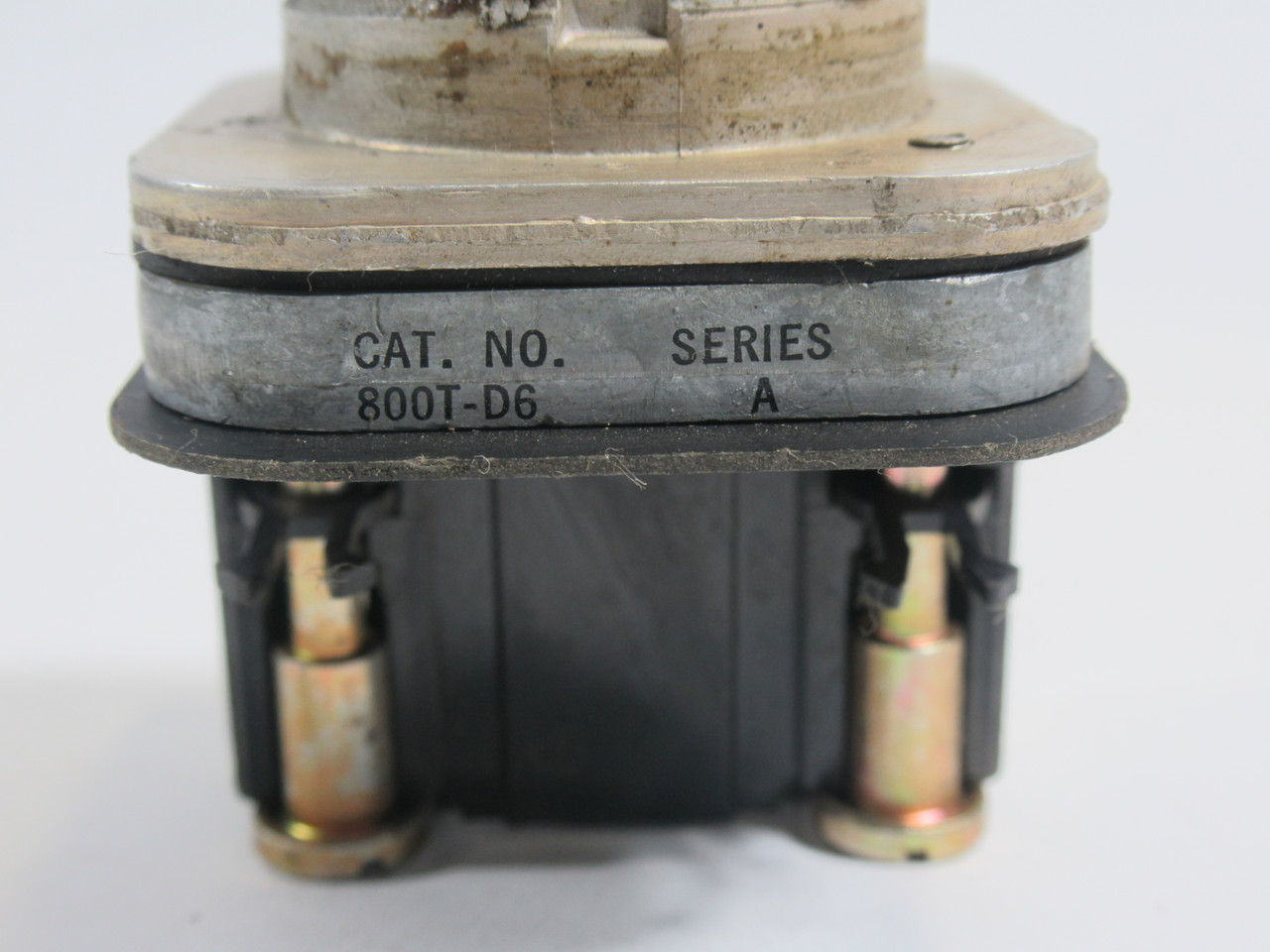 Allen-Bradley 800T-DXA Momentary Contact Push Button NO CAP Ser. A USED