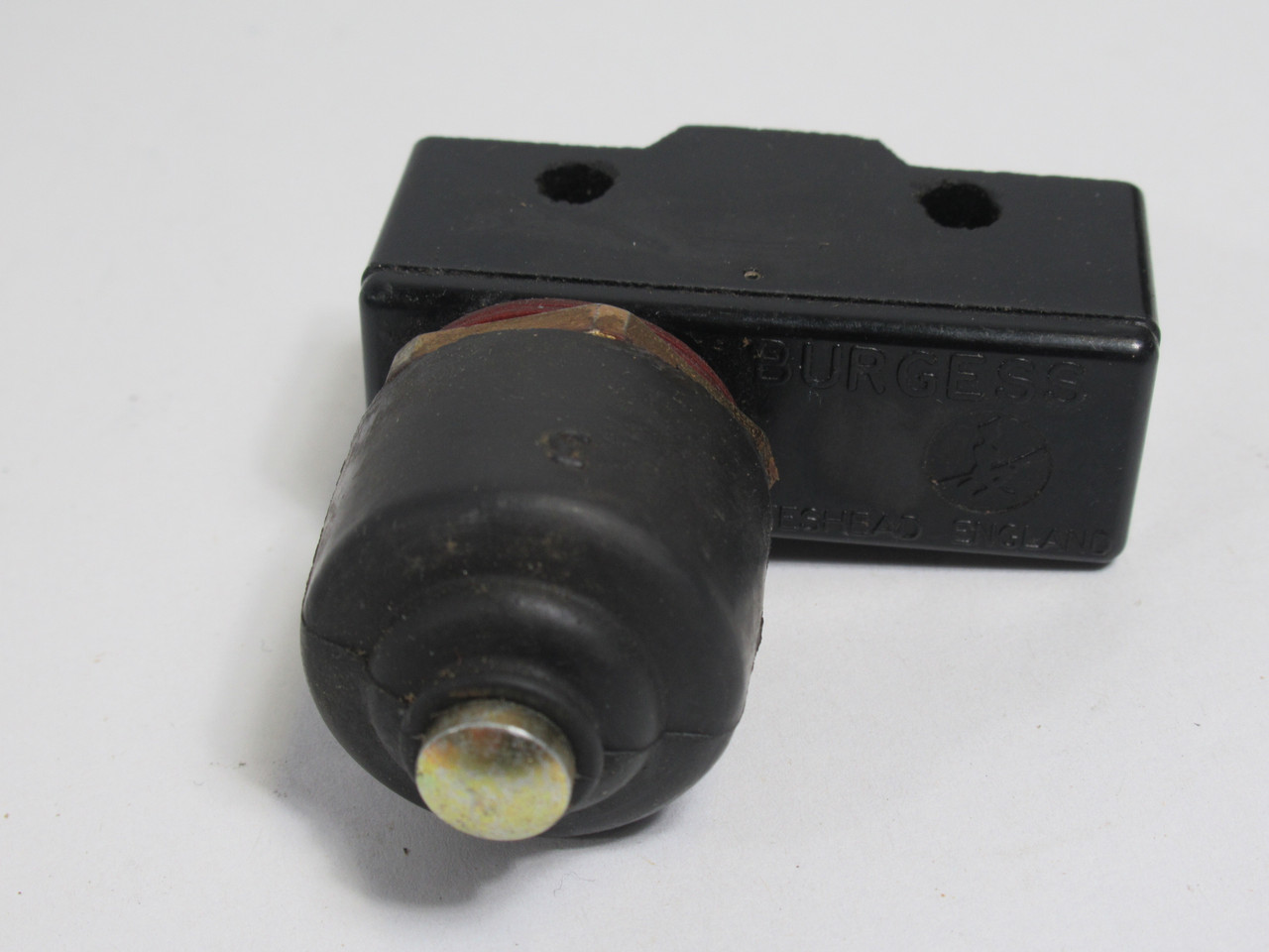 Burgess CT2Q-728-A2 Snap Action Switch w/Plunger Cap 15A@125/250/480VAC USED