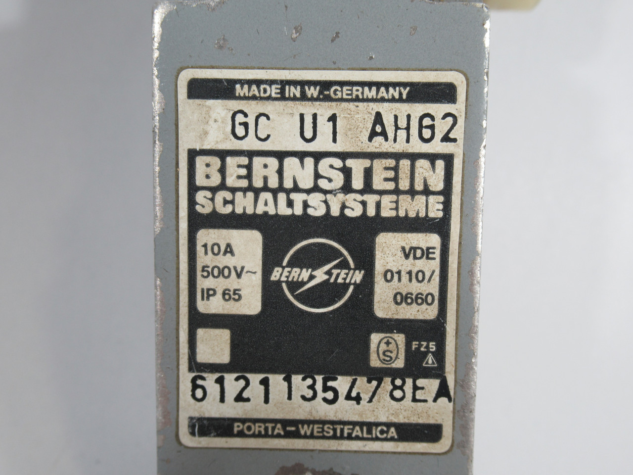 Bernstein 6121135478EA GCU1AHG2 Limit Switch 10A@500VAC USED