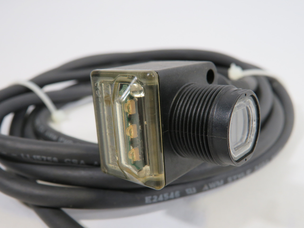 Allen-Bradley 42EF-P2MNB-A2 Ser. A Photoelectric Sensor *Missing Nut* ! NOP !