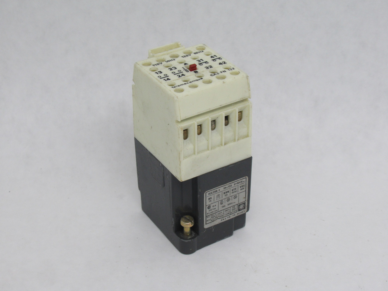 Telemecanique CA2-FN122 Relay 110/120V 10A 50/60Hz 2NO 2NC USED