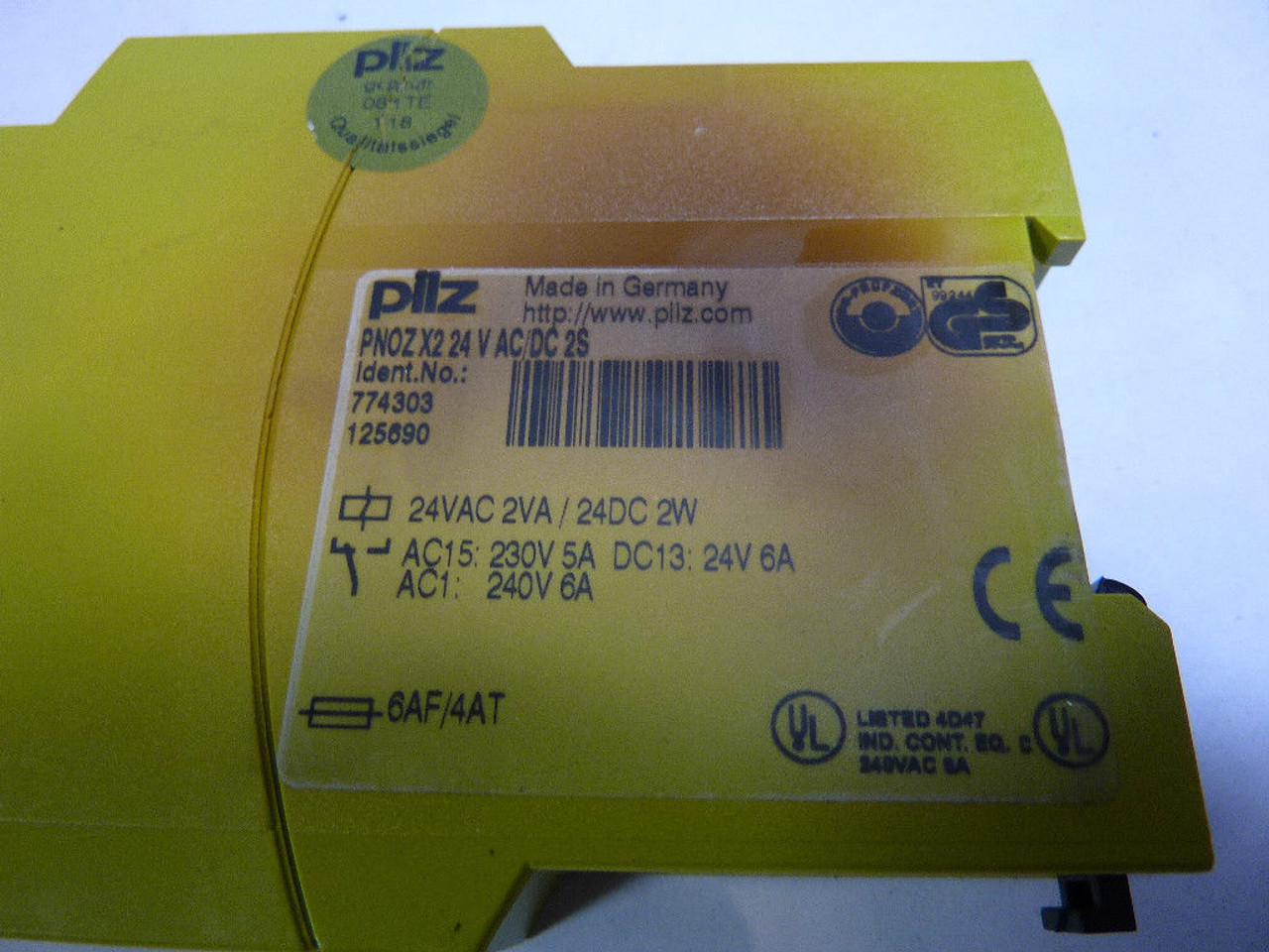 Pilz PNOZ-X2-24VACDC-2S Safety Relay 24VAC/DC 6A USED