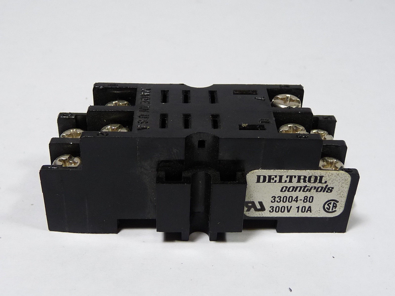 Deltrol Controls 33004-80 Relay Socket 310-SPDT/DPDT-DIN 300V 10A USED