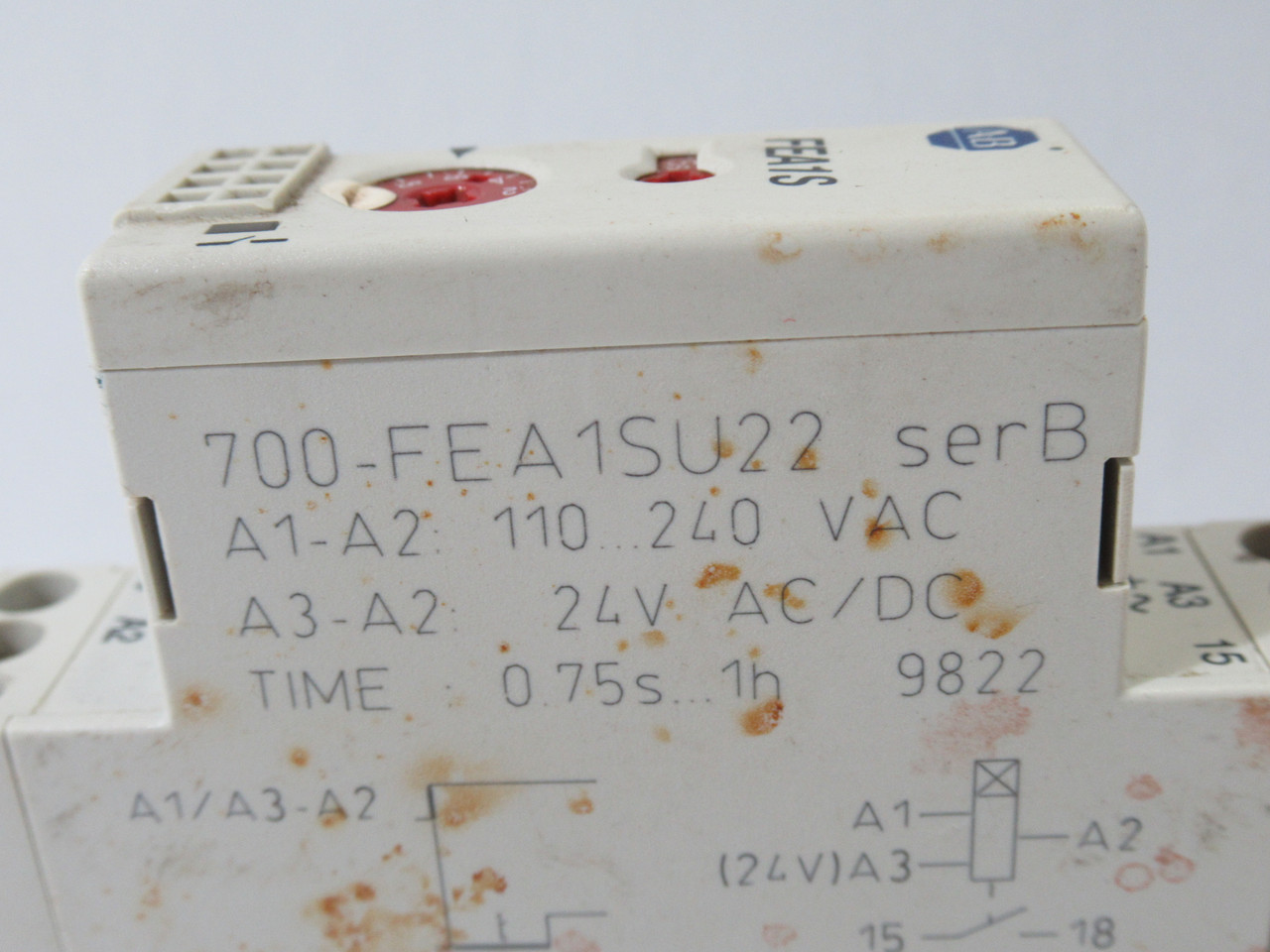 Allen-Bradley 700-FEA1SU22 Ser. B Timing Relay 1NO 0.75s-1hr USED