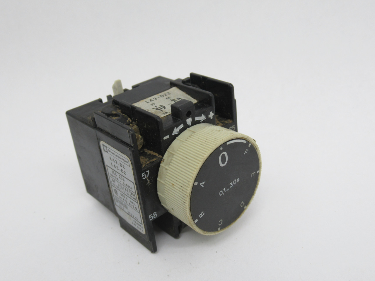 Telemecanique LA3-D22 Time Delay Relay 0.1-30sec 0-F 10A 660V 500VAC USED