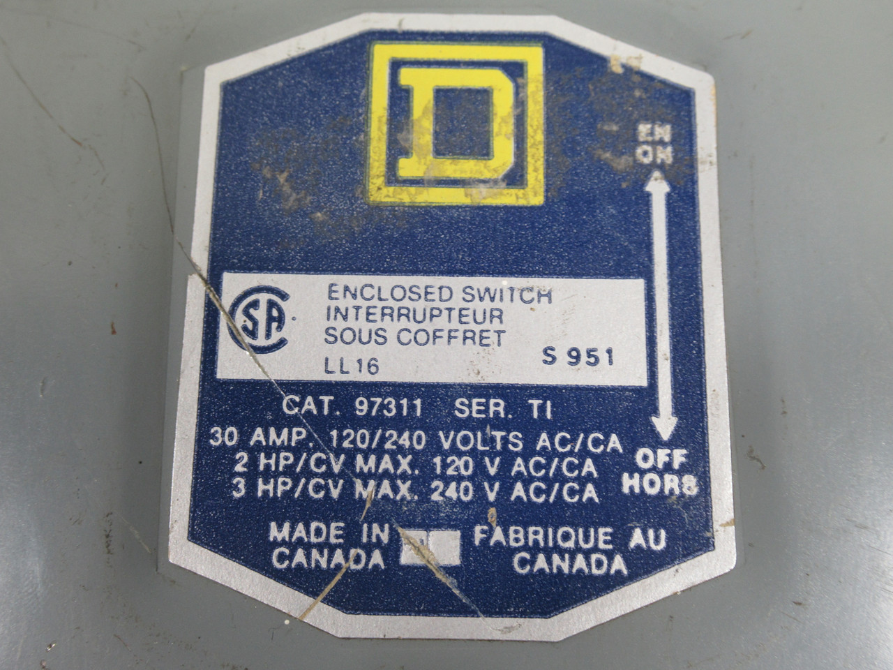 Square D 97311 Enclosed Disconnect Switch Ser.TI 30A 120/240VAC/DC USED