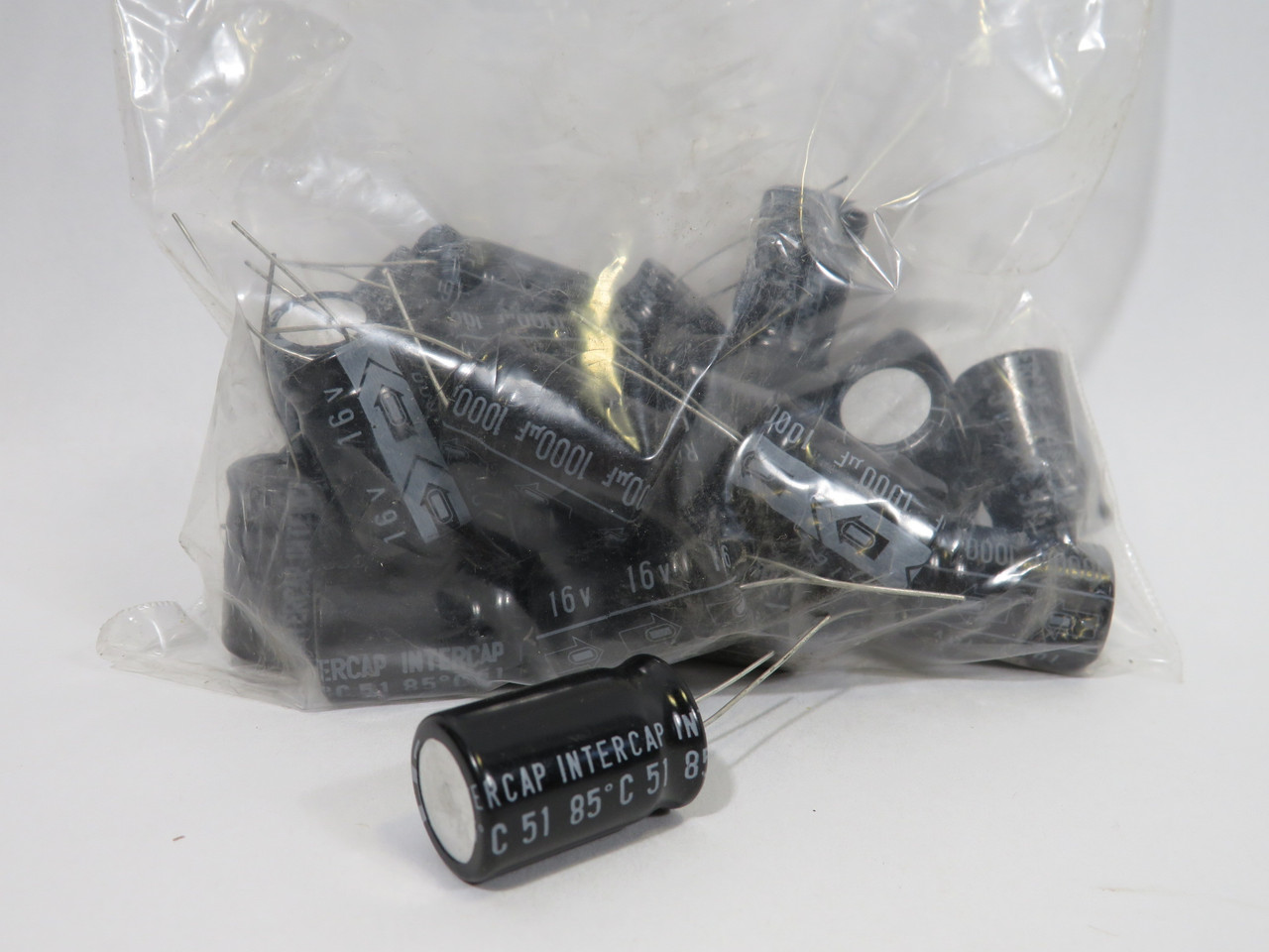 Intercap 51 Electrolytic Capacitor 1000uF 16V 25-Pack ! NOP !