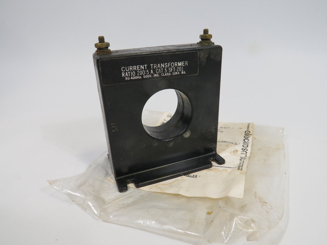 Simpson 5SFT-201 Current Transformer 10kV 200:5 Ratio 50-400Hz 600V USED