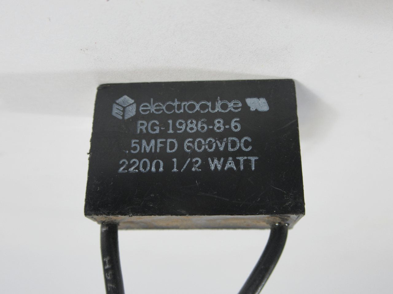 Electrocube RG-1986-8-6 Capacitor 0.5MFD 600VDC 220 Ohms 1/2W USED