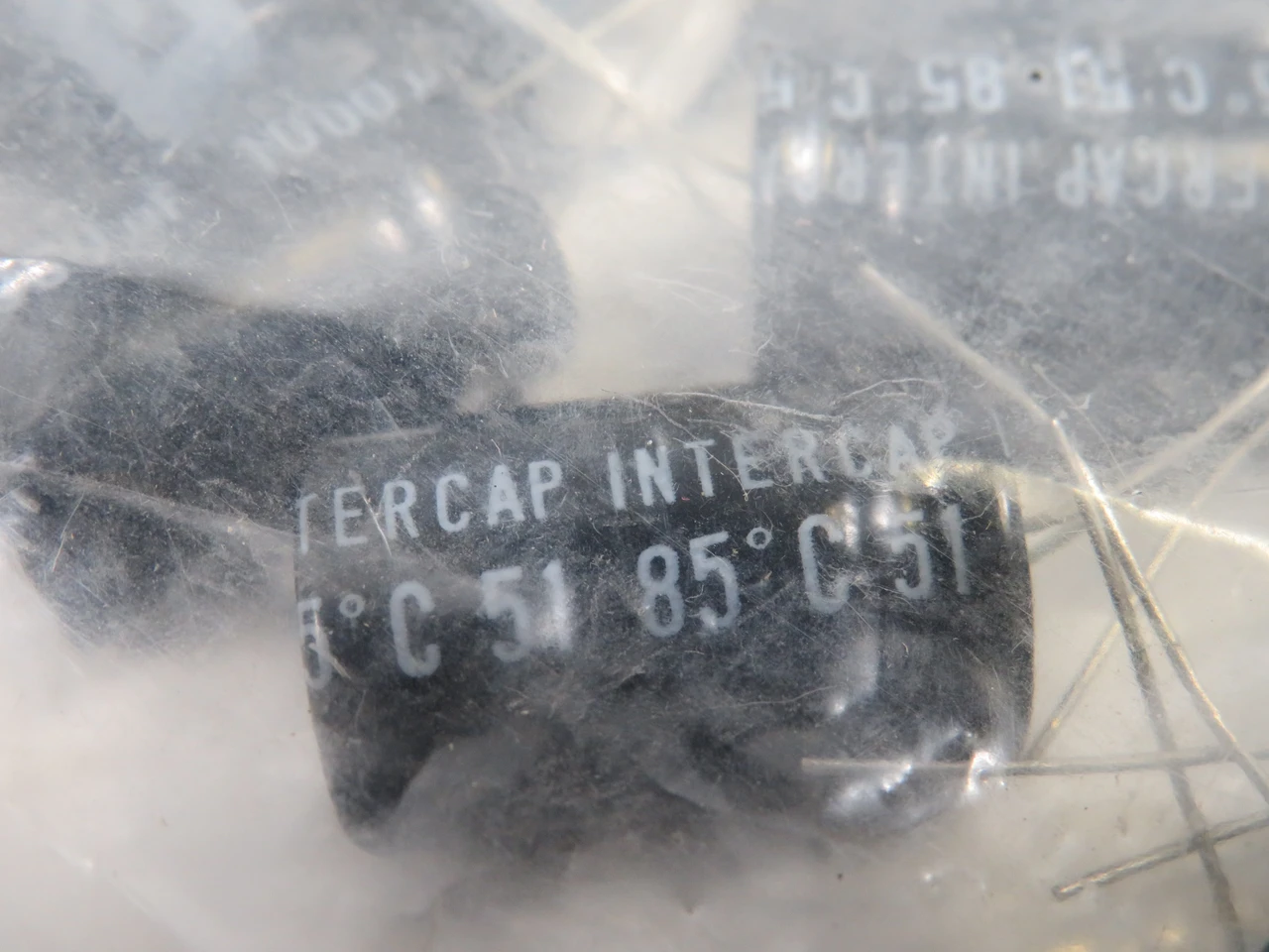 Intercap 51 Electrolytic Capacitor 1000uF 16V 50-Pack ! NWB !