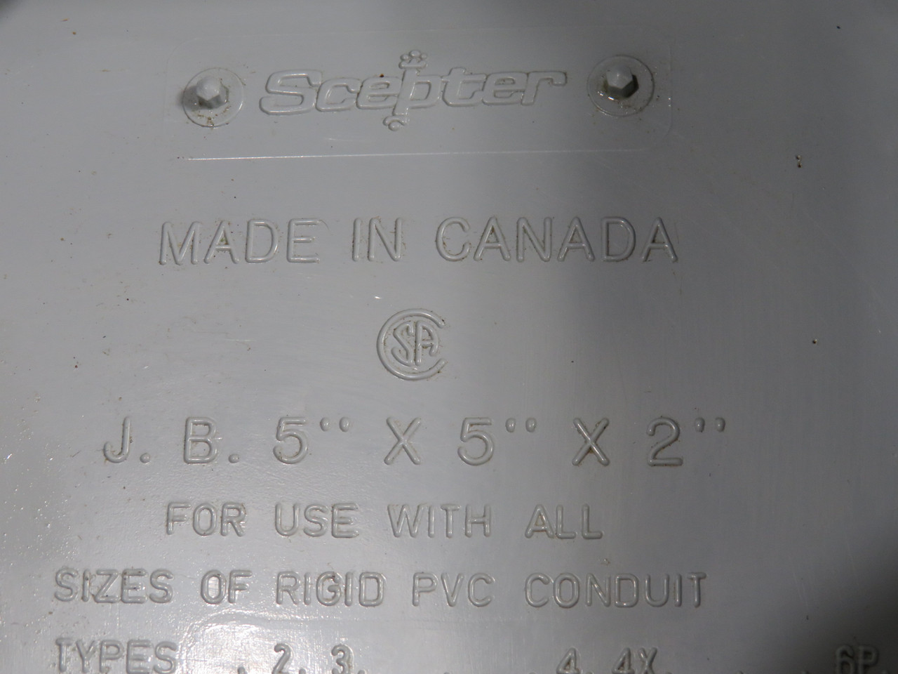 Scepter JBX552 Junction Box 5x5x2" OD 3 Knockouts *Missing Screws/Dmg* USED