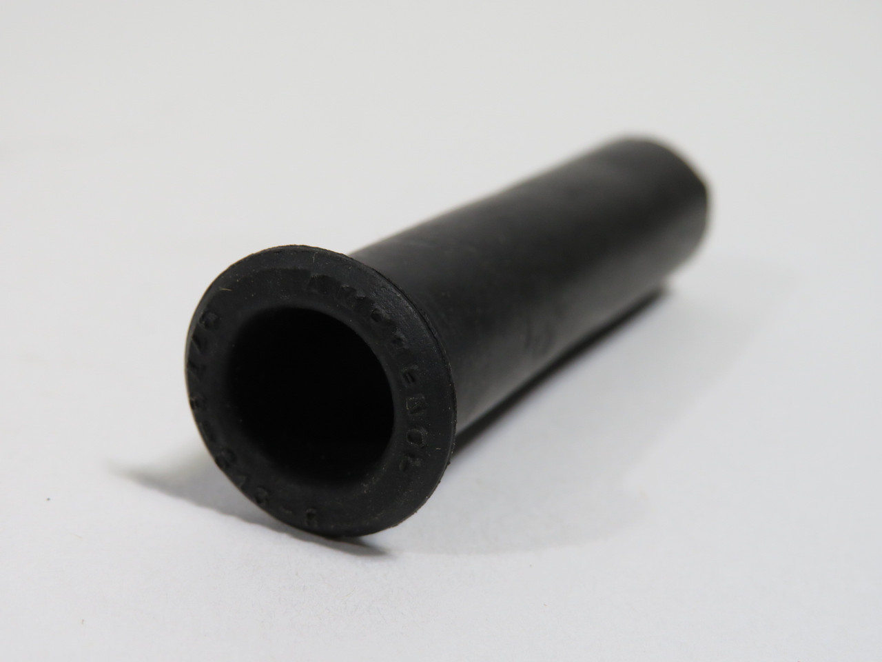 Amphenol 9779-513-8 Rubber Bushing .437" ID 2.5" L 8-Pack NWB