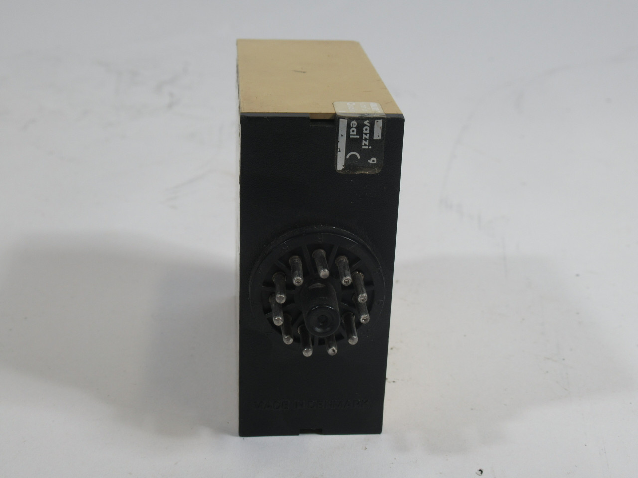 Carlo Gavazzi SR-110-115 Machine Safeguard Relay 115VAC 50/60Hz 10A USED