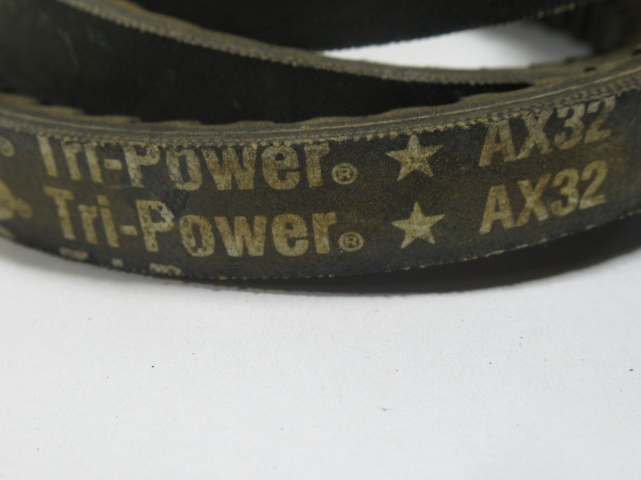 Gates AX32 9012-2032 Tri-Power Heavy Duty V-Belt 34.05"L .48"W .35"T ! NOP !