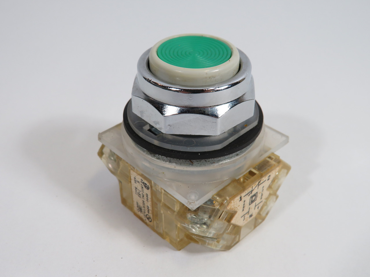 Square D 9001KR3GH2 Green Push Button 2NO 2NC SHELF WEAR USED