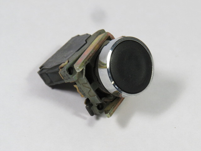 Telemecanique XB4BA21 Push Button 22mm 1NO Black Flush Head USED