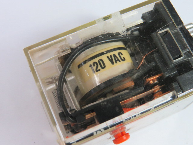 Omron MK2P-S-AC120 Relay 10 Amp 8 Pin Coil 120 VAC USED