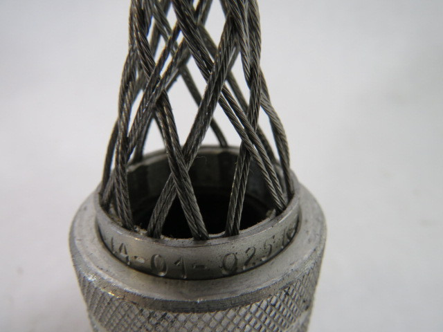 Kellems/Hubbell 074-01-025 Strain Relief Grip Wire Mesh .875-1.00" USED