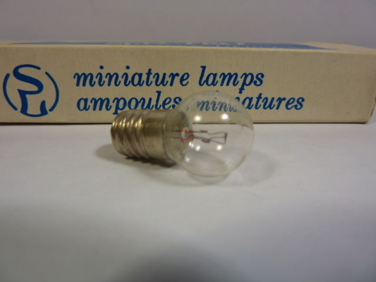 Spectro 428 Miniature Lamp E10 Base 12.5V 0.25A 3.125W Lot of 2 ! NEW !