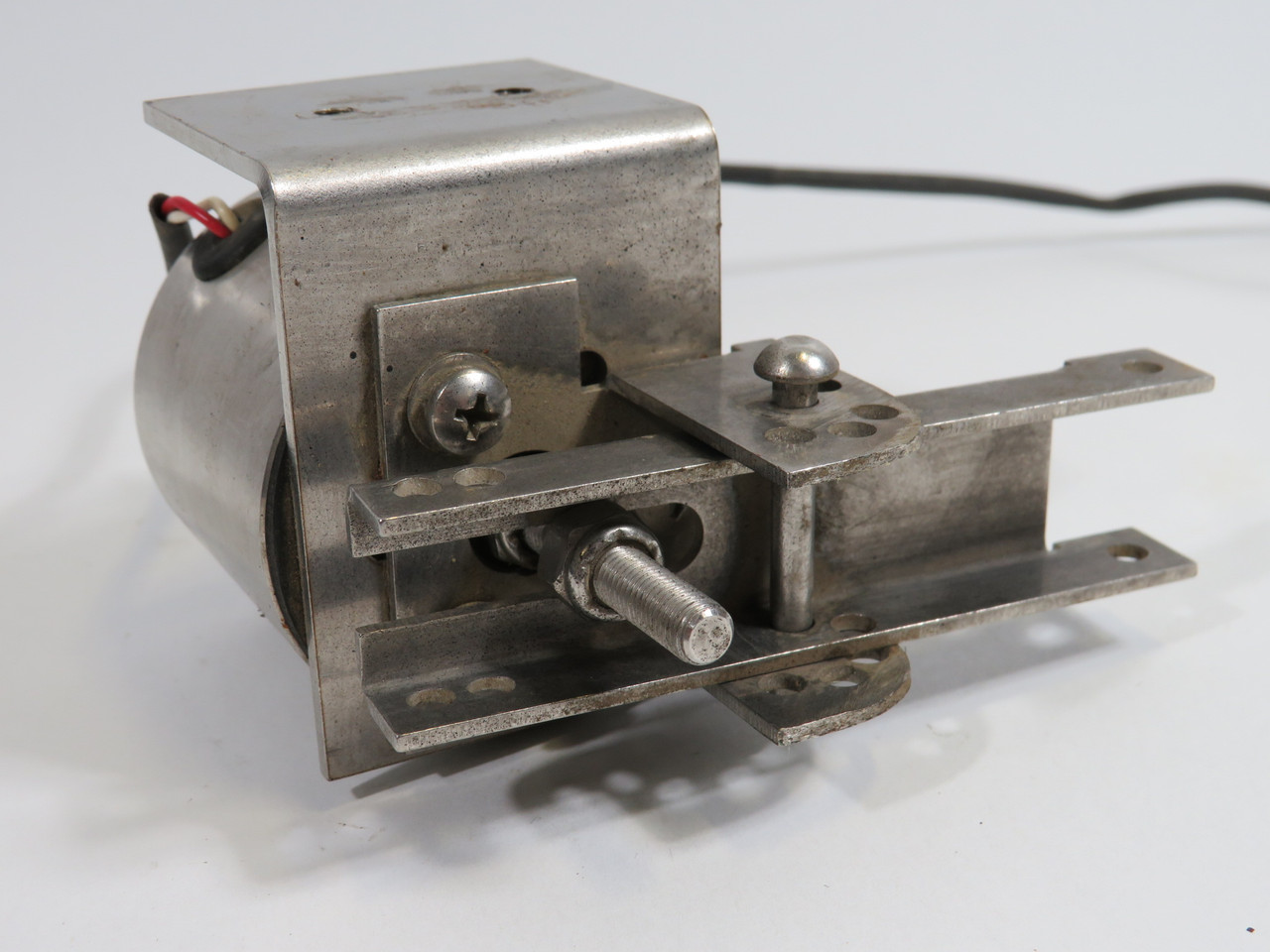 Carriere MR601 3-0510-0002 Actuator 17" Wires USED