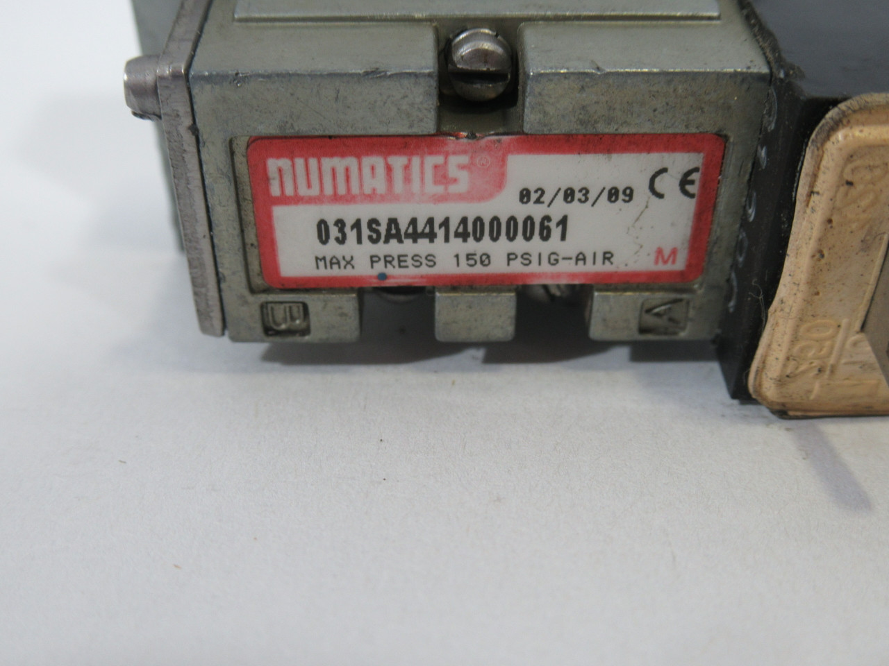 Numatics 031SA4414000061 4/2 Solenoid Valve 150 psig 1/8" NPTF 24VDC@6W USED