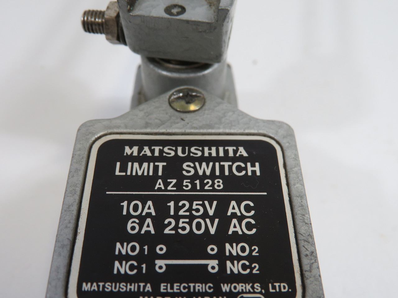 Matsushita AZ5128 Limit Switch 125V@10A 250V@6A C/W Lever Operating Head USED